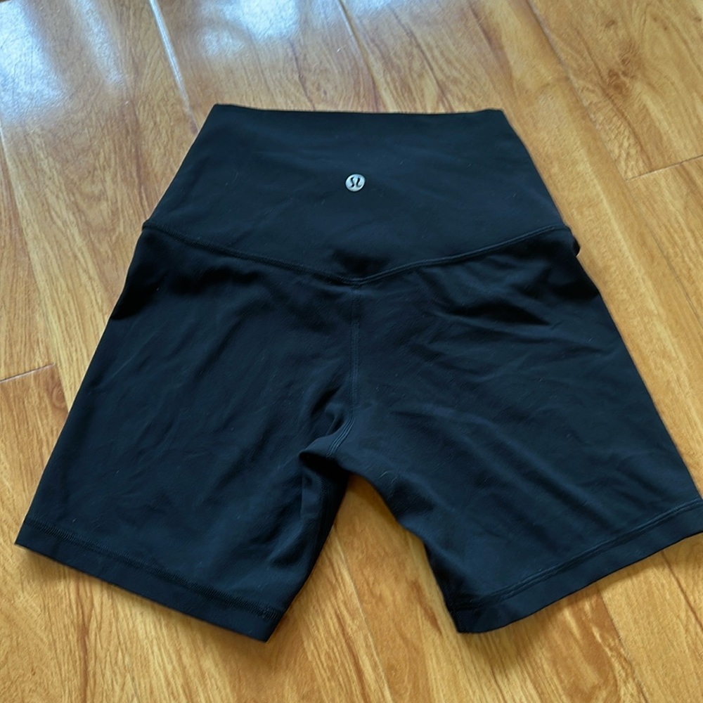 Lululemon 6” Align Shorts Black size 4